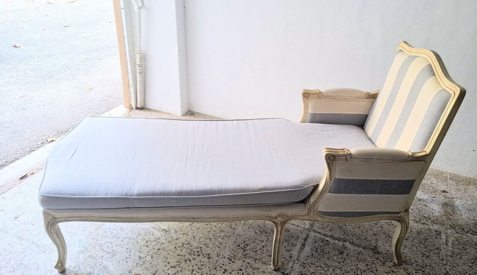 Sofá ou Poltrona com Chaise lounge estilo Luis XV