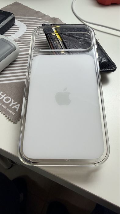 Transparent cover iphone 17 pro max sem marcas de uso