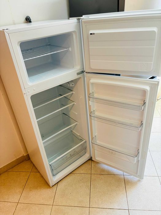 Frigorífico 2 portas CONFORTEC - 204 litros