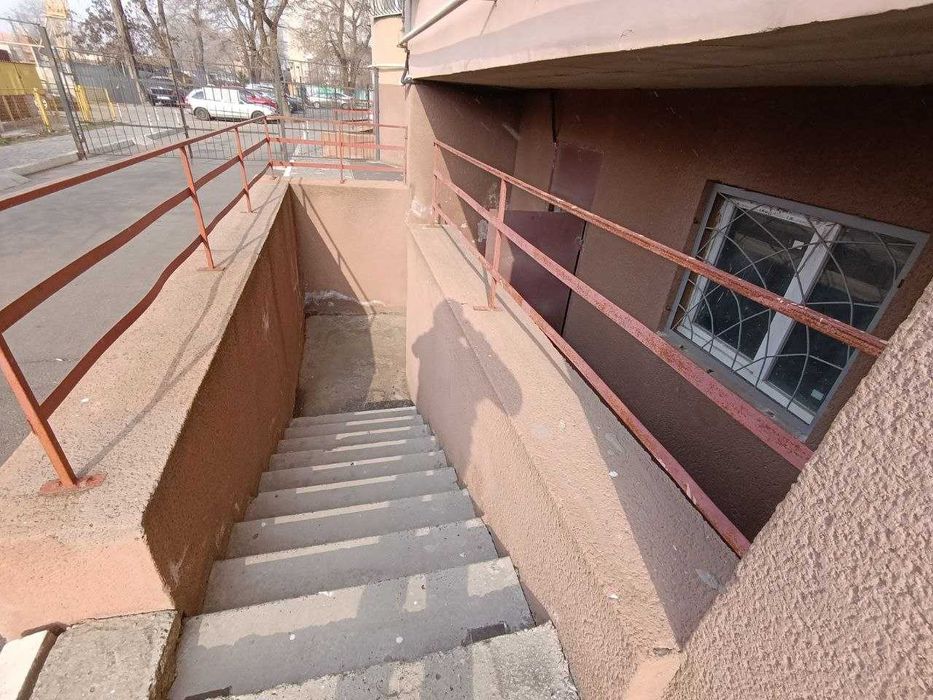 Приміщення. Офіс. Комерційне приміщення