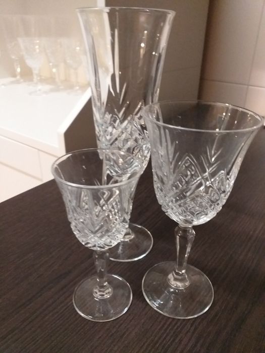 NOVO copos Cristal preço por 6,6cálices espumante,6vinho,6licor EM MÃO