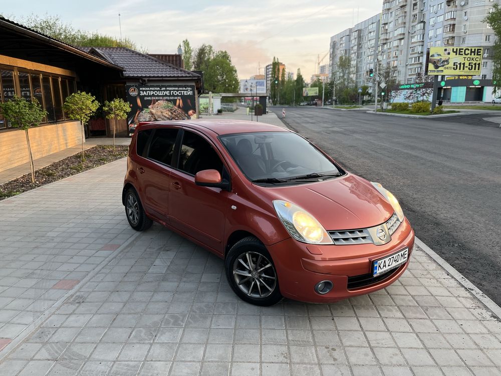 Nissan note 1.6 бензин