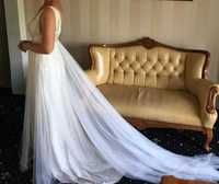 Zjawiskowa suknia ślubna ivory z dodatkowym trenem