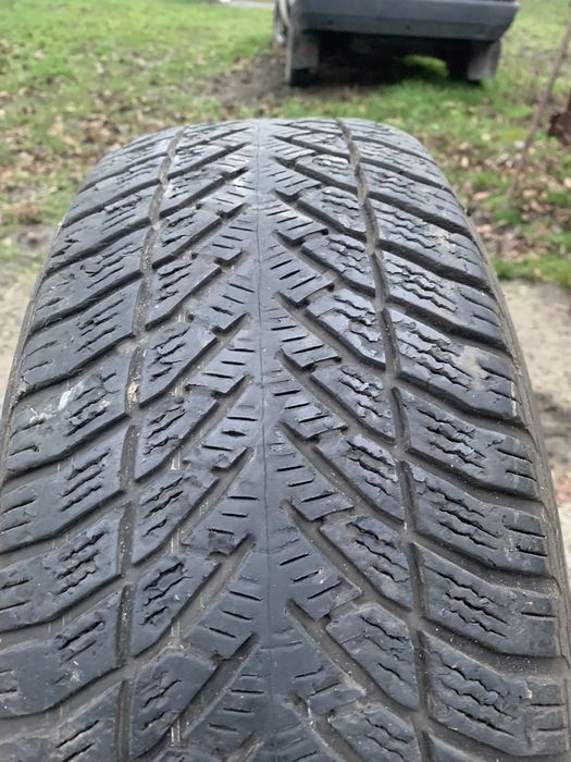 Продам резину на диске на Volkswagen Transporter T5