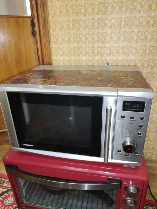 Мікрохвильова піч Pyramida
