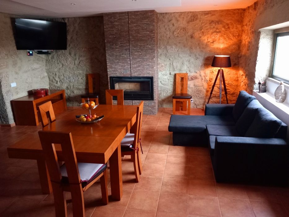 250€   Noite/  Alojamento Local