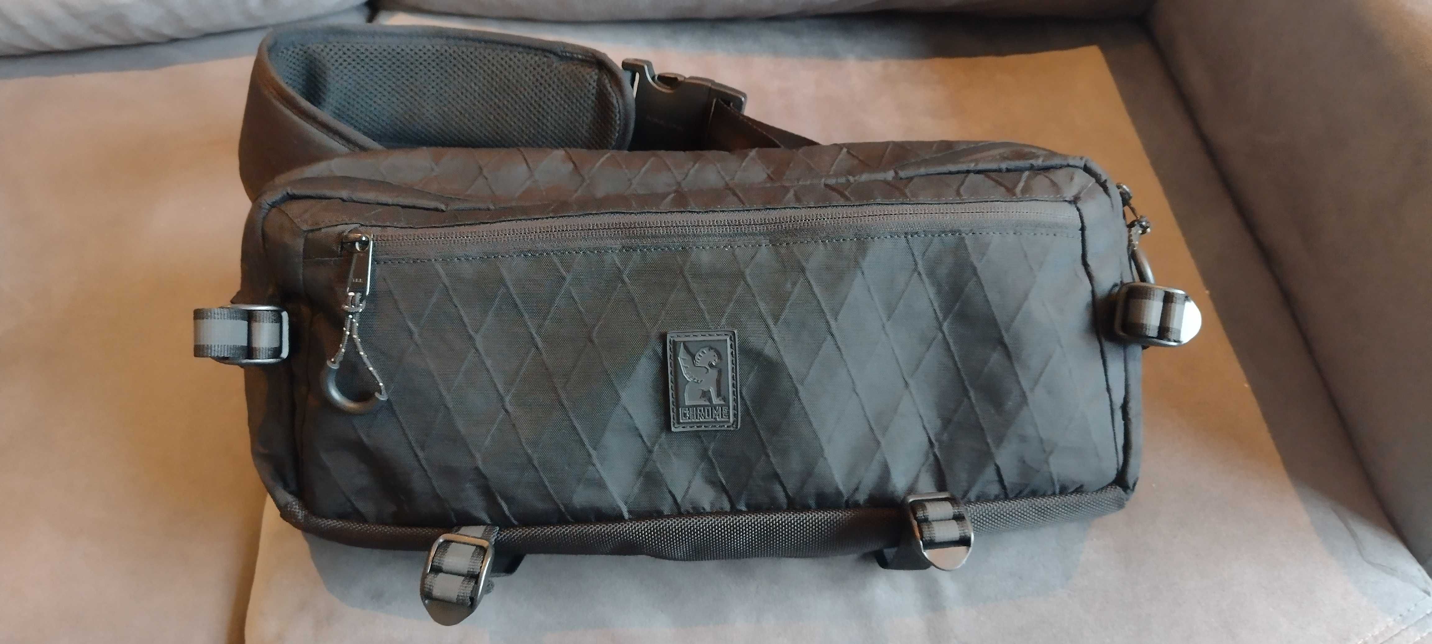 Bolsa Mochila Chrome Industries Kadet Sling Bag 9L Xpac BLCKCHRM 22x