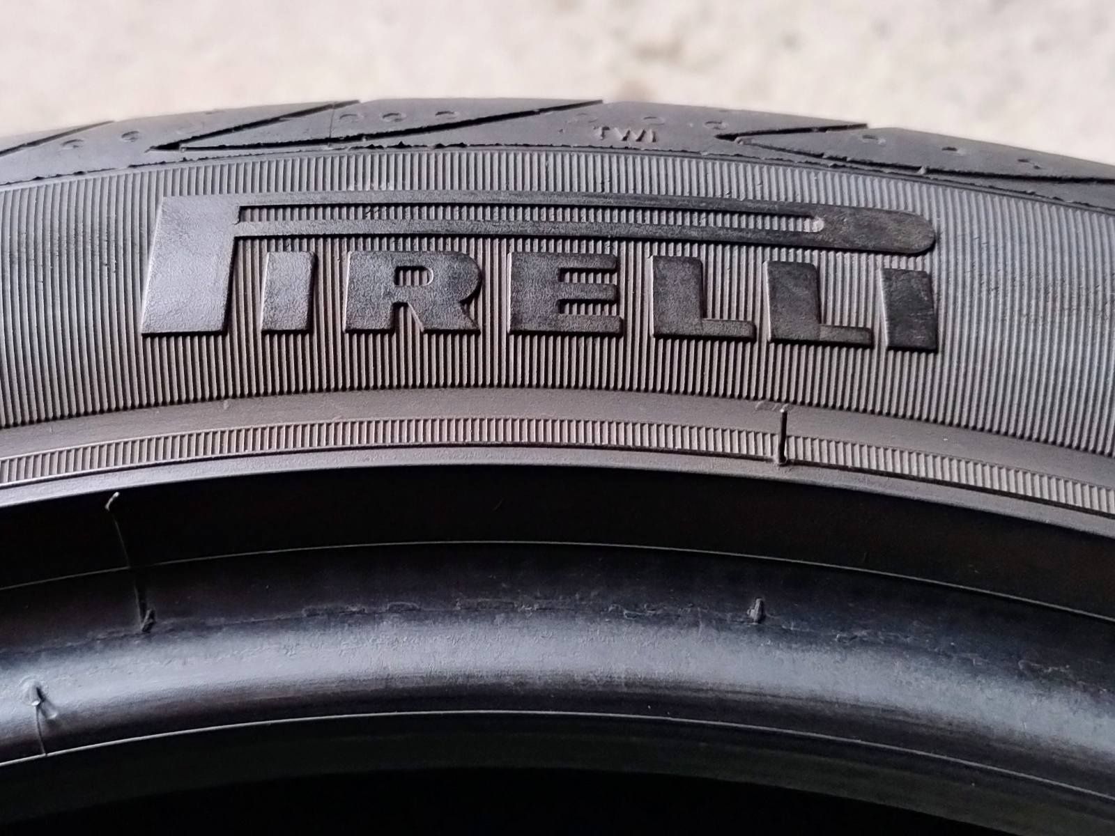 Шини б в літні R18 235/40 Pirelli Pzero Nero GT