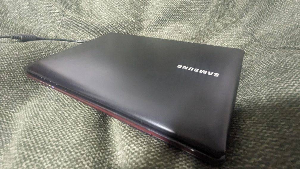 Нетбук Samsung N145 Plus black