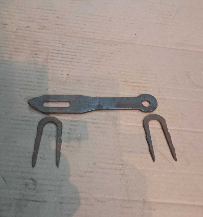 Щеколда, скобы (накидная петля, проушина, накладка) Клямка, скоби СССР
