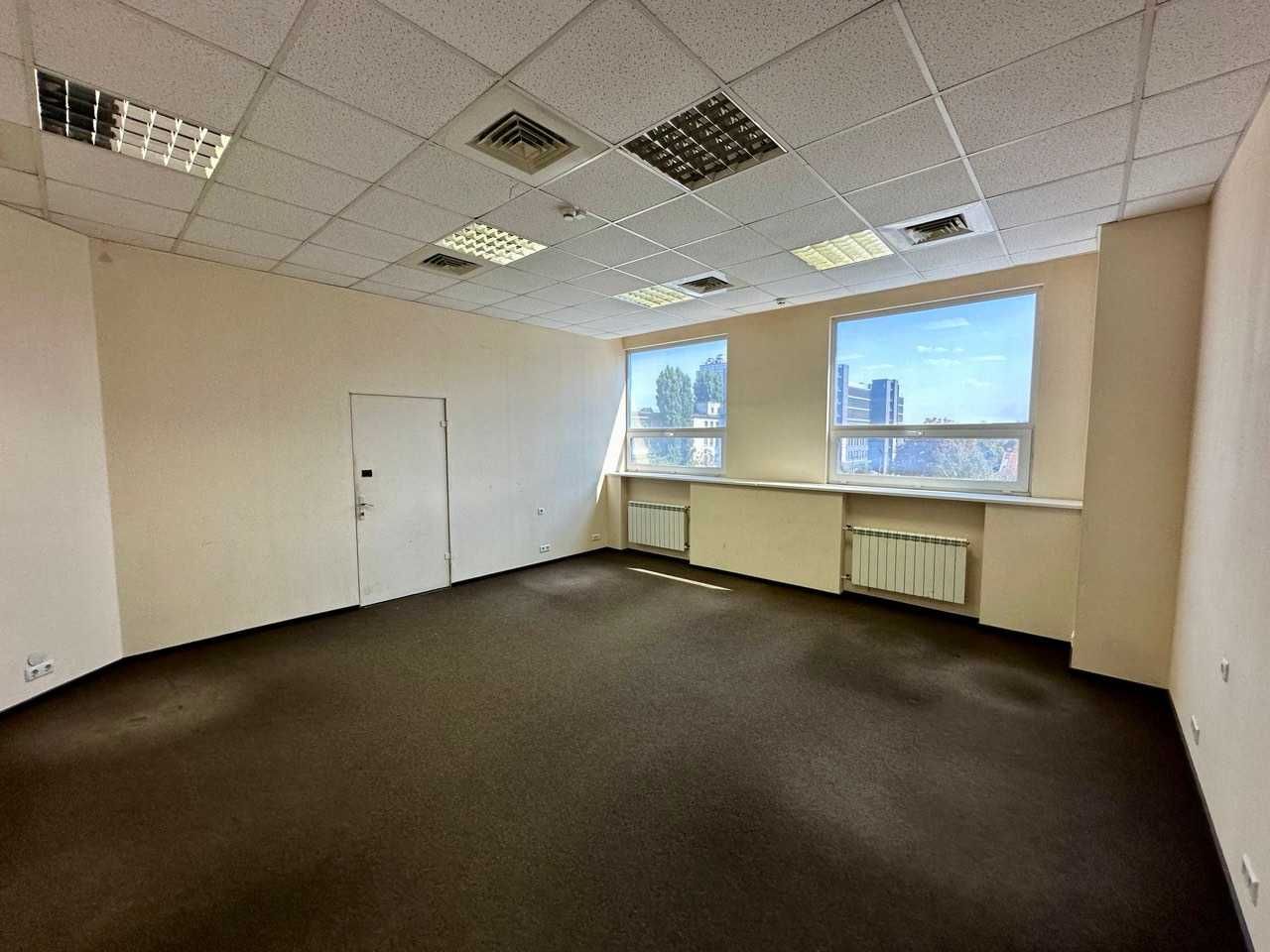 Офіс в БЦ, 40 м.кв, Поділ. М. Почайна. Власник