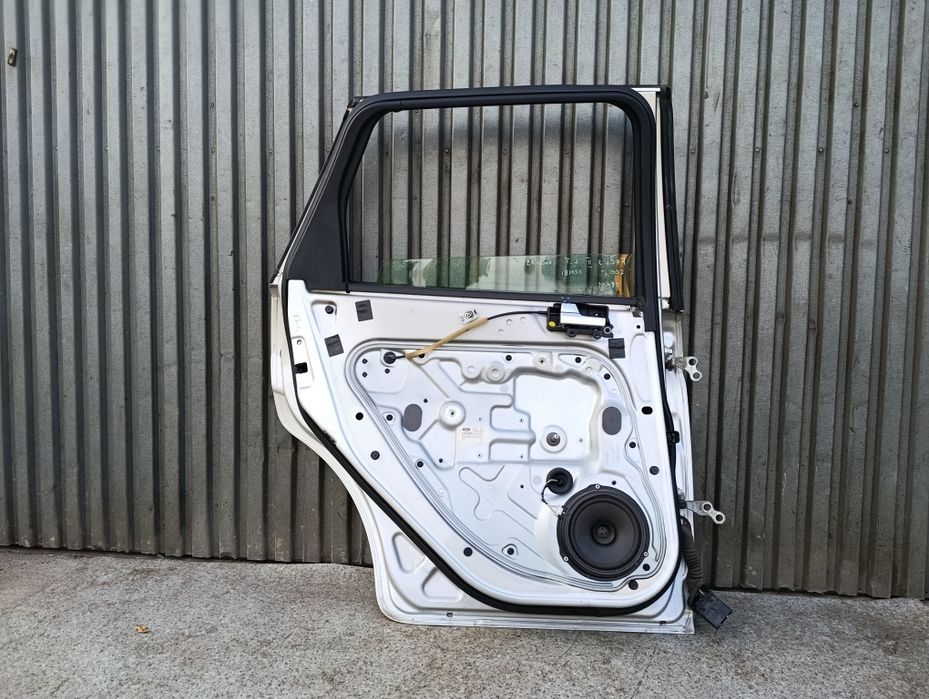 Ford Focus MK2 lift 08-11r Kombi drzwi lewe lewy tył tylne 03