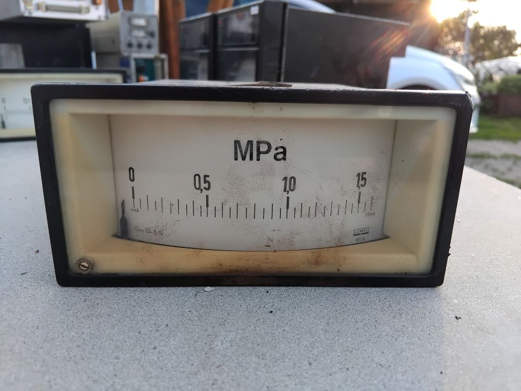 Manometr analogowy tablicowy Lumel M13N PRL miernik kPa