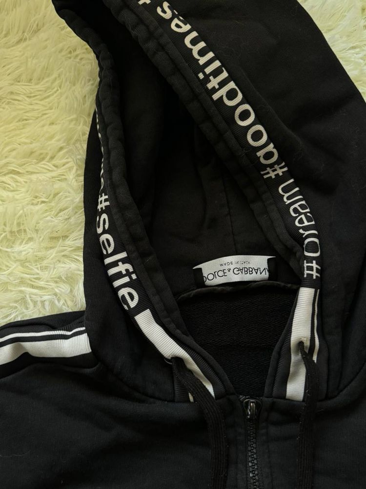 Продам кофту на змейке фирмы dolce & gabbana