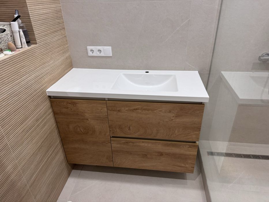 Стільниця з литим умивальником зі штучного каменю можна комплектом