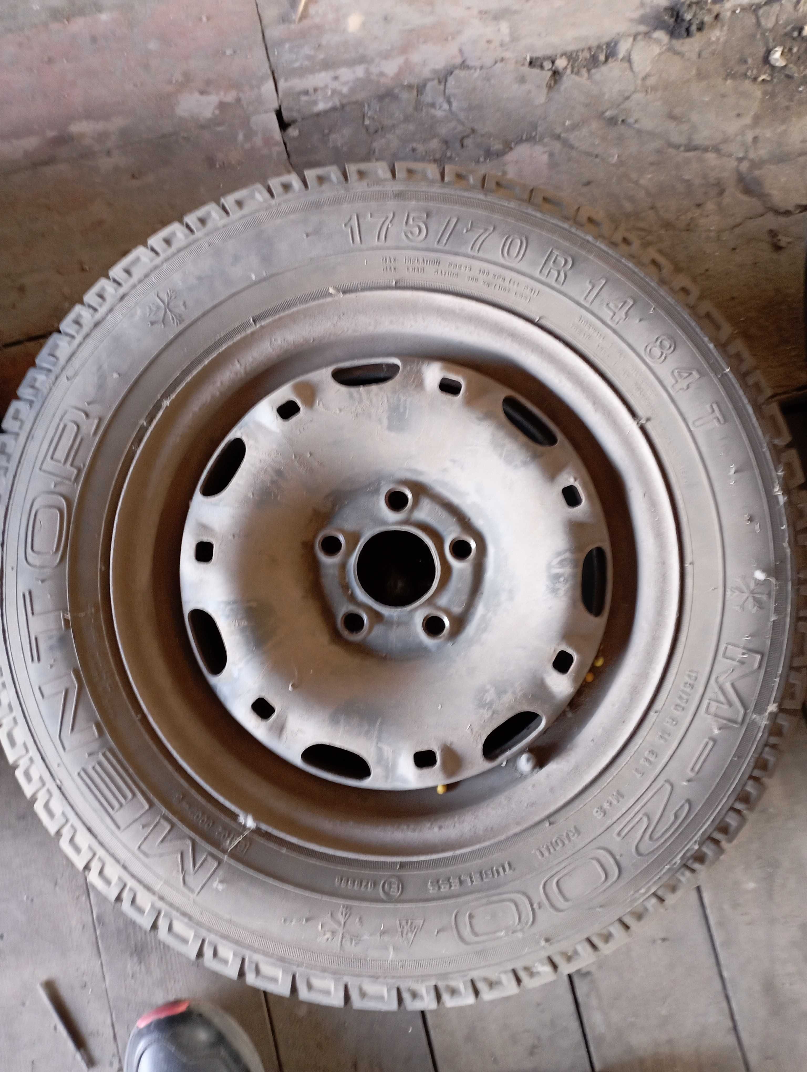 Шины зимние 175/70 R14 KUMHO