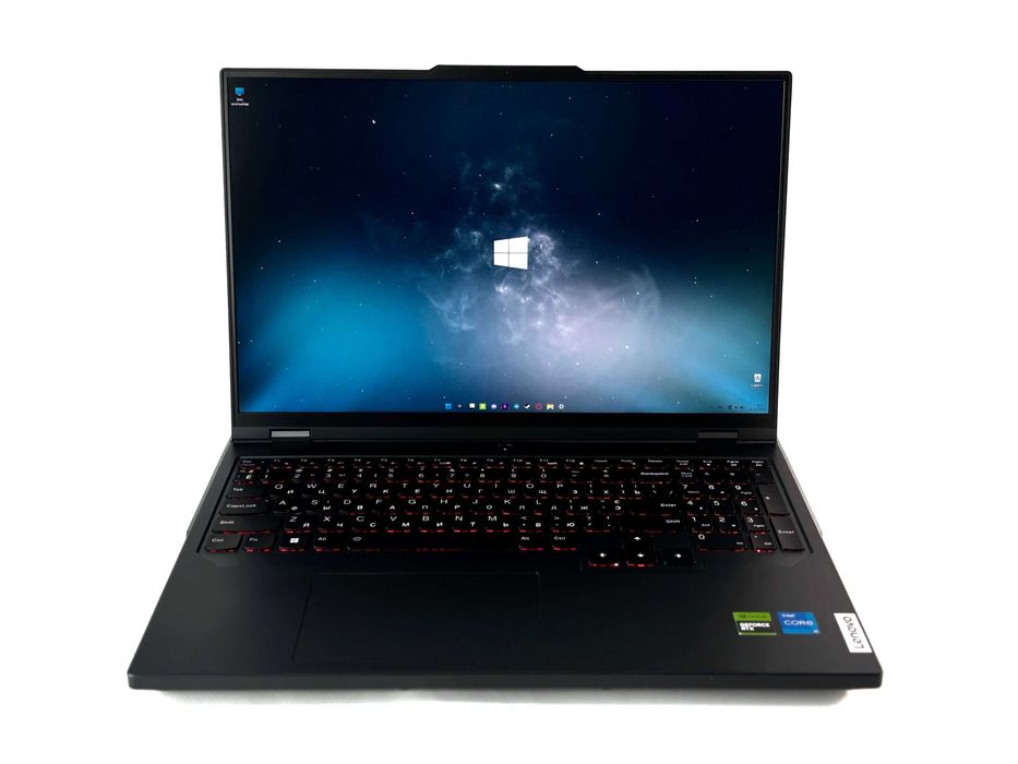 Lenovo Legion Pro 5 16IRX8 / i7-13700HX / RTX 4060 / 32GB / 1.38TB