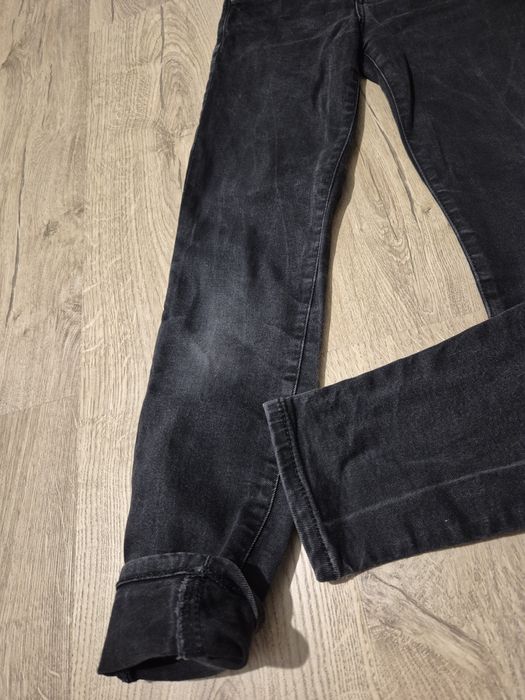 Czarne jeansy rozm. 140