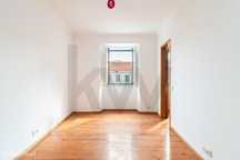 T2 Duplex com Vista Rio para Arrendamento | Estrela, Lisboa