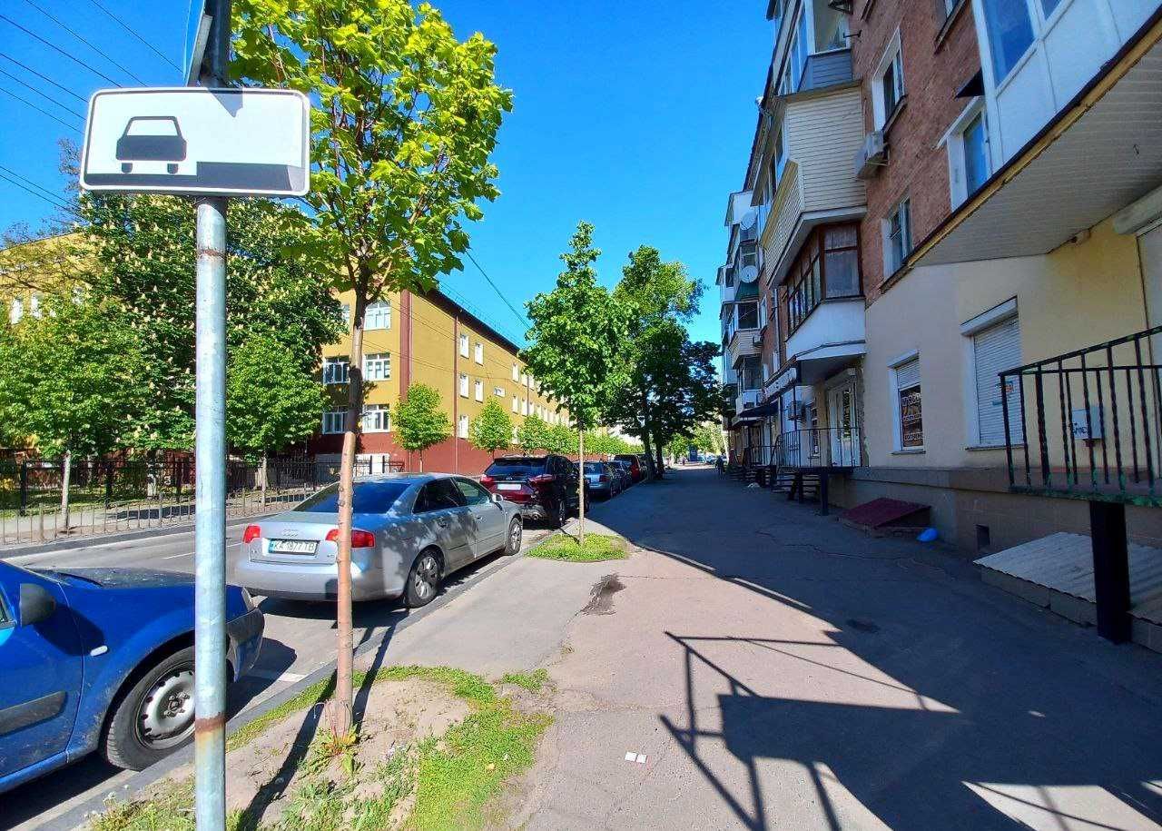 Здам приміщення в центрі міста вул.Гонча , цоколь 35м2 - 9000