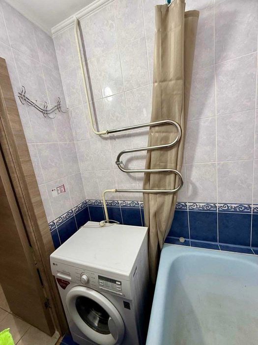 41487 Продається світла 2-кімнатна квартира у Пд-Зх районі!