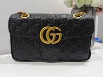 Czarna torebka z logo Gucci