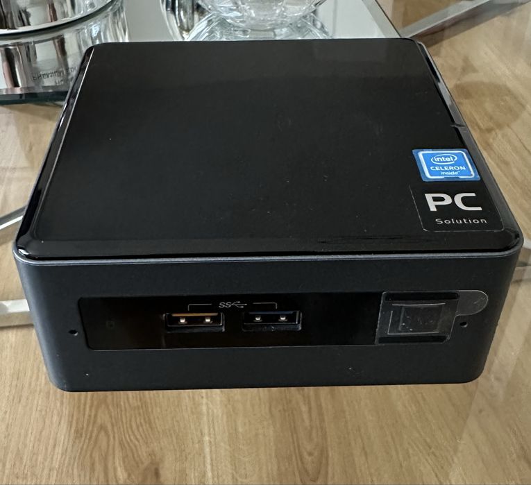 Komputer mini PC Intel NUC 7 / 120GB / Win 10