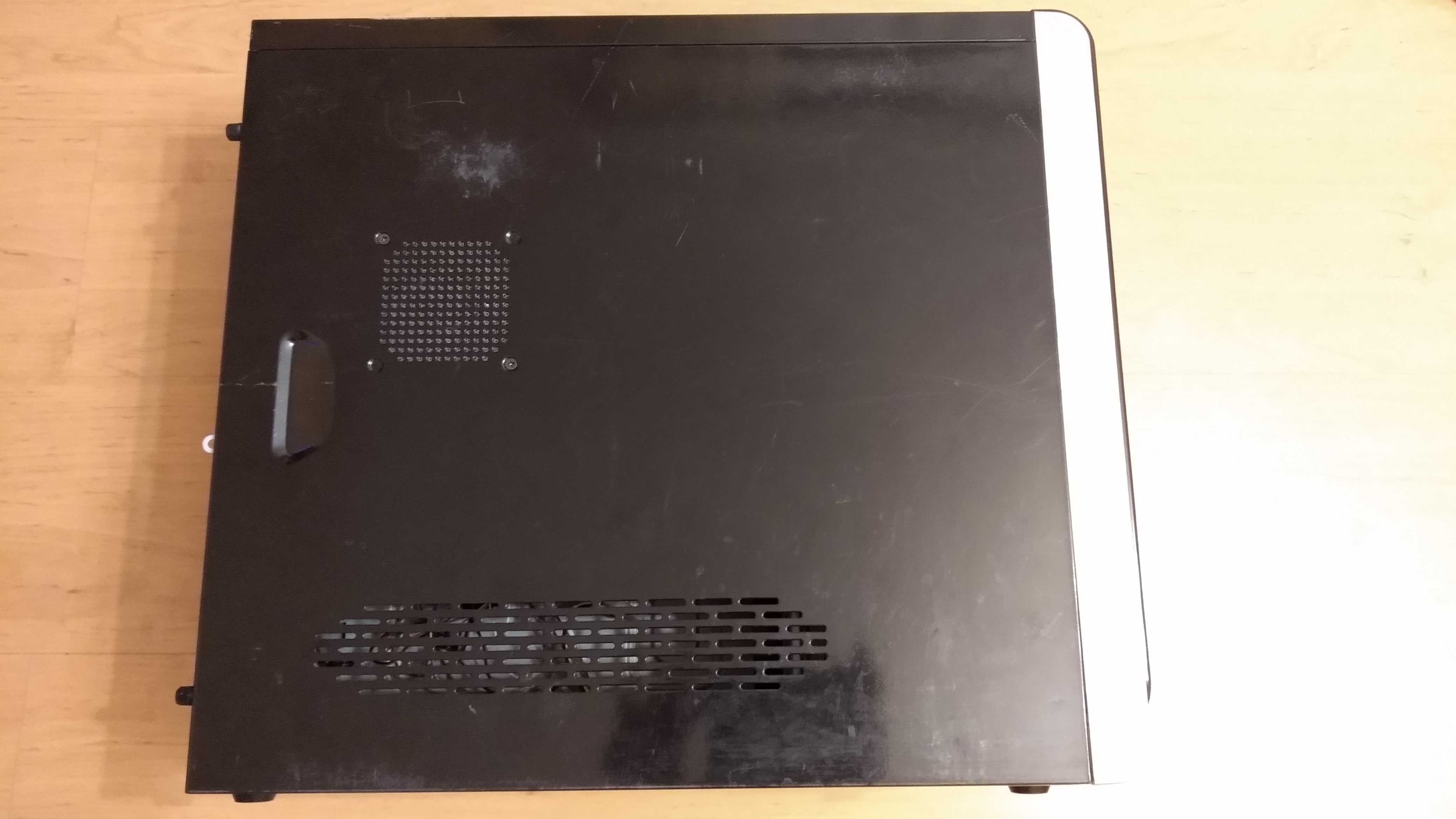 Obudowa ATX z DVD-RW i LCD do PC