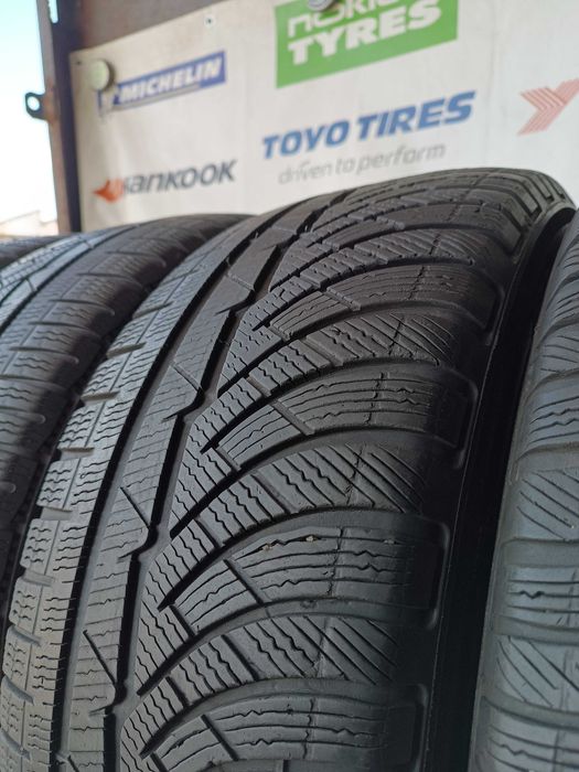 Зимові шини 235/55 R17 Michelin pilot alpin pa4