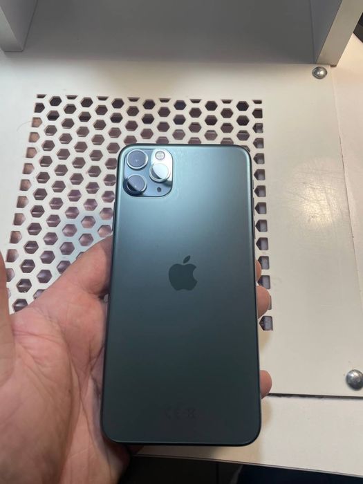 Продам айфон 11про макс 64гб