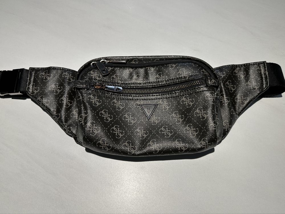 Чоловіча сумка на пояс Guess