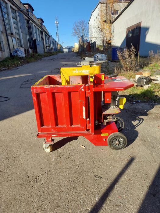 Belownica prasa  zgniatarka do kartonu makulatury odpadów smieci foli