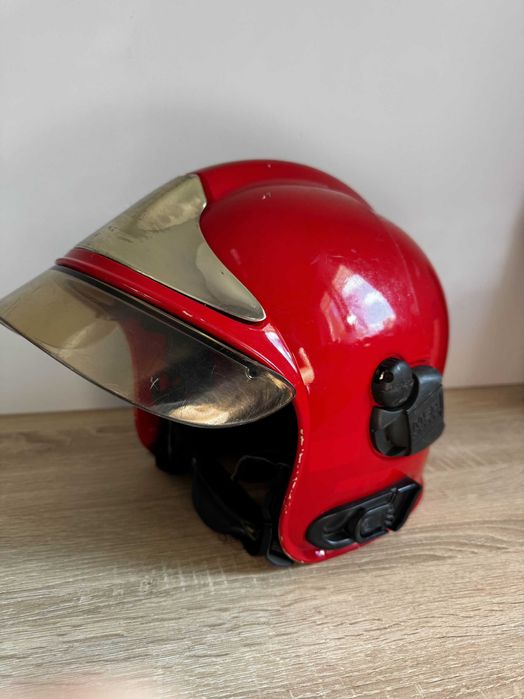 Hełm strażacki MSA Gallet F1SF – czerwony, przyłbica metalizowana