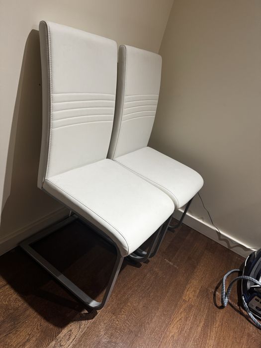 Стільці кухонні , гостинні