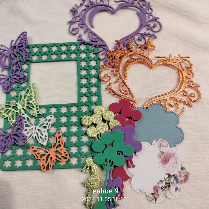 Zestaw 15 sztuk elementów do scrapbookingu