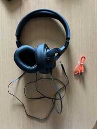 JBL Tune 760NC headphones