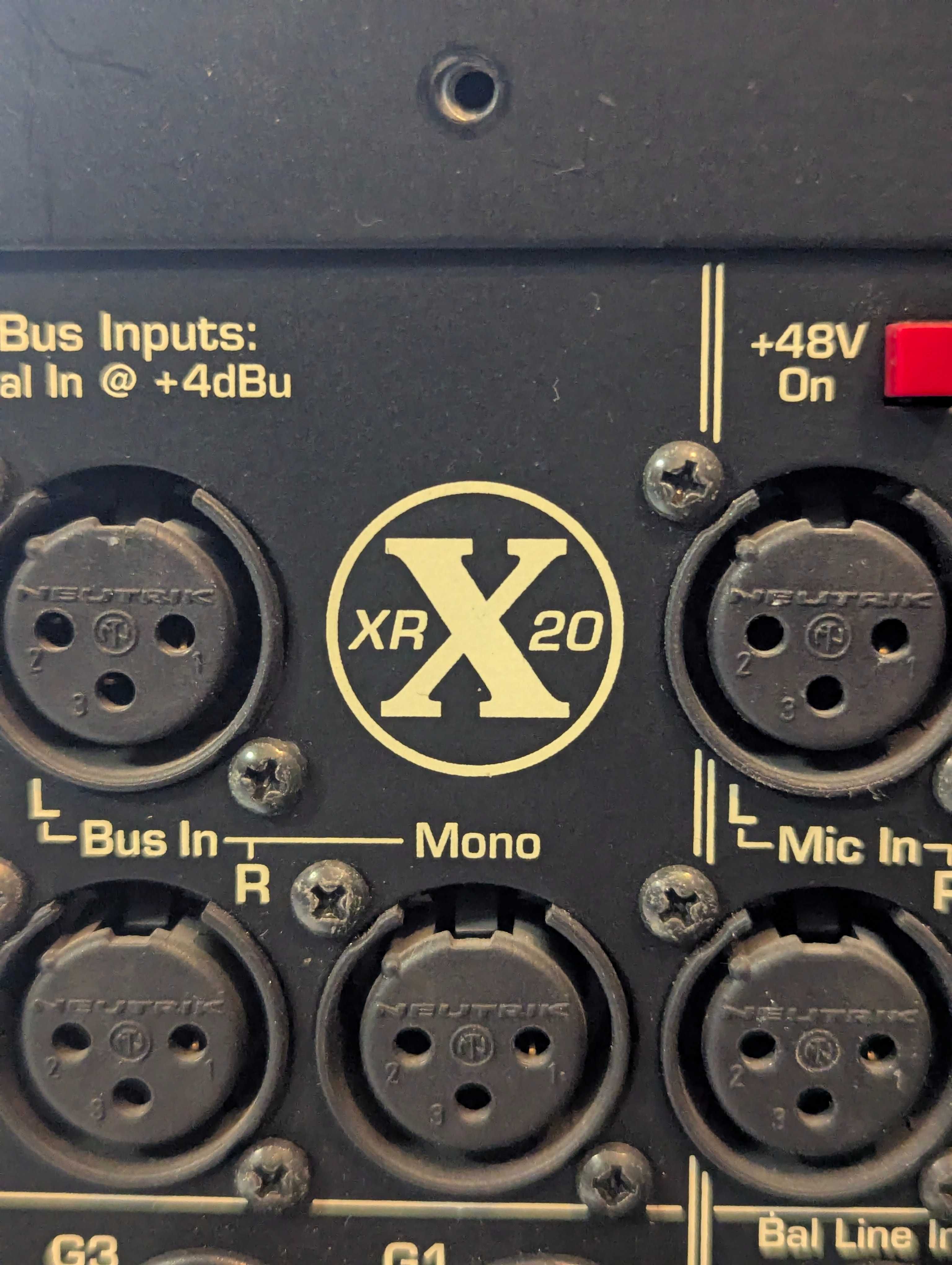 Crest Audio XR20 Mikser Rackowy