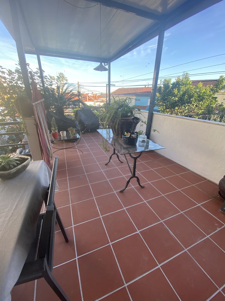 Quartos de SENHORA com cama de solteira para alugar