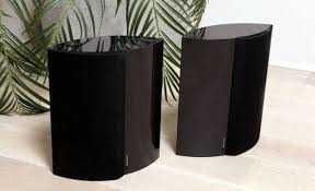 Sistema de som Beo Center 2 da  Bang & Olufsen e Colunas BeoLab 4000