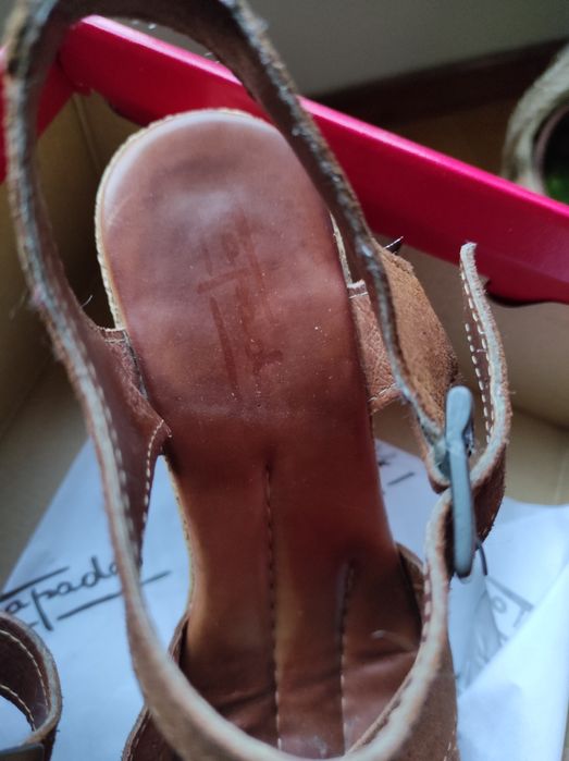 Sandálias Tapadas nr 37