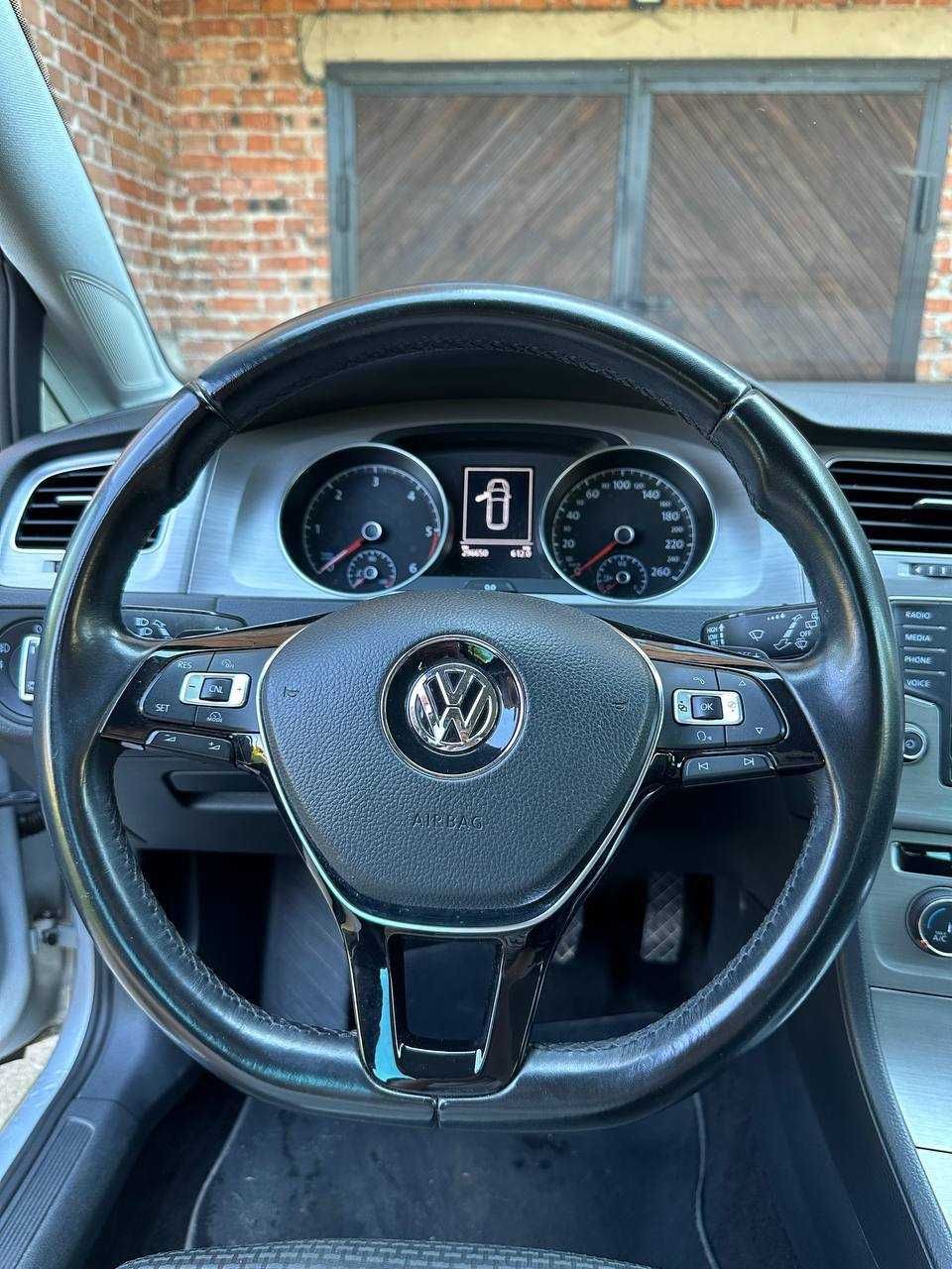 Volkswagen Golf 2015(2014) 1.6 TDI ! Комплектація Highline