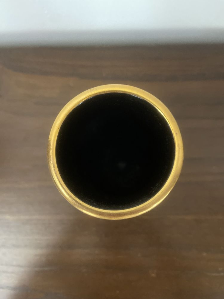 Jarro de porcelana limoges com pintura a tinta de ouro