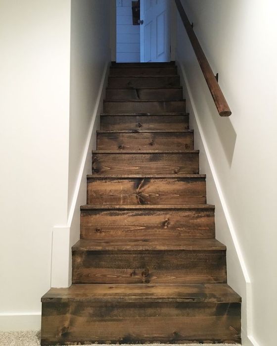 Сходи з натурального дерева — ясен, дуб. Виготовлення під замовлення!