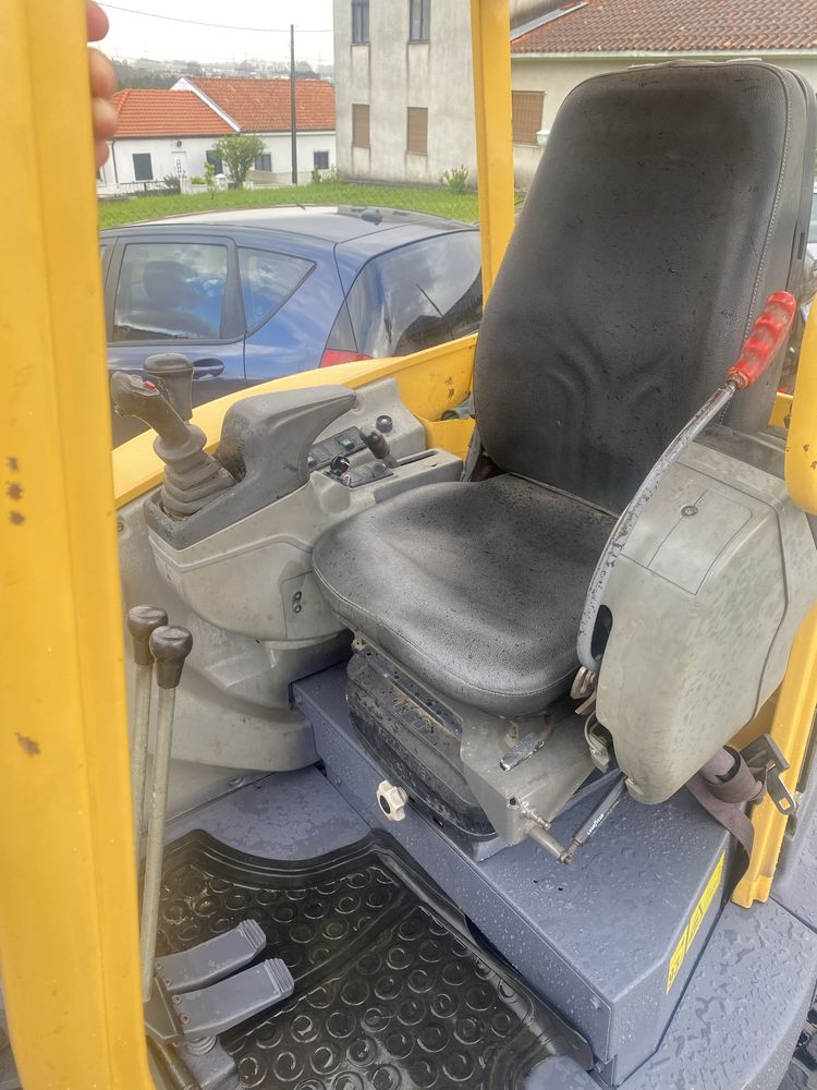 VOLVO ECR 2.8 Toneladas