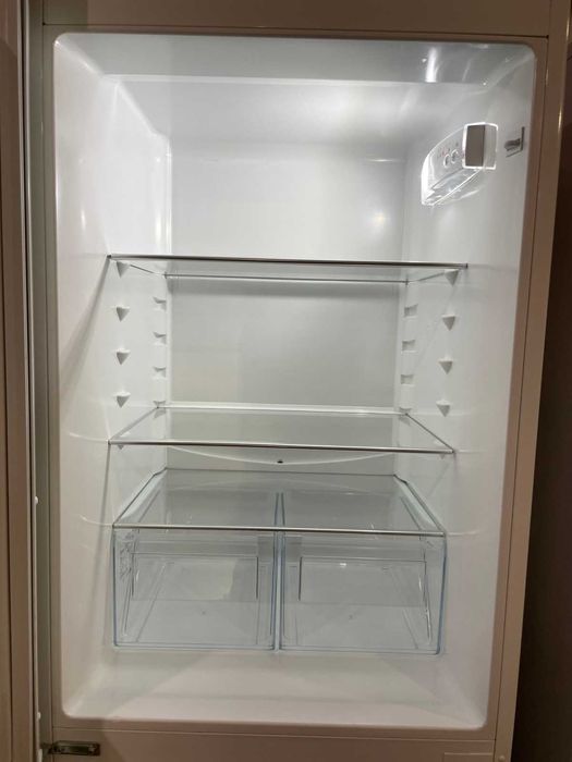 Холодильник швецької марки Electrolux LNT3LE31W1 магазин Технодом