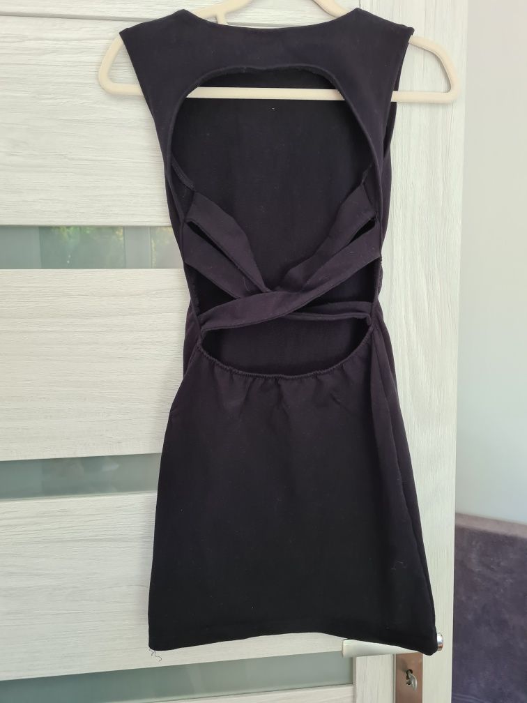 Sukienka mala czarna mini sexy odkryte plecy m/l wassyl