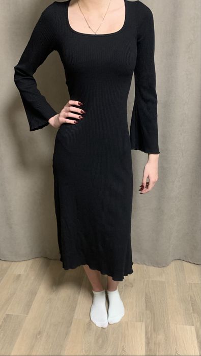 Трикотажне плаття в рубчик