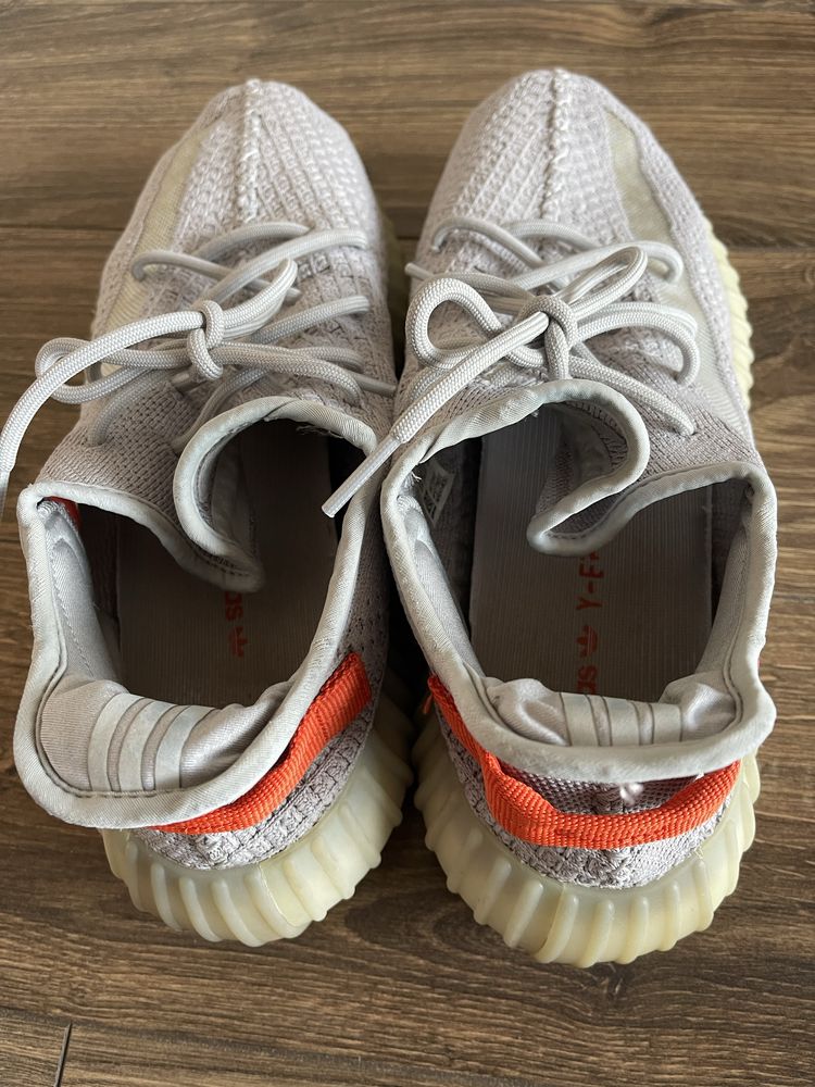 Yeezy 350v2 szare