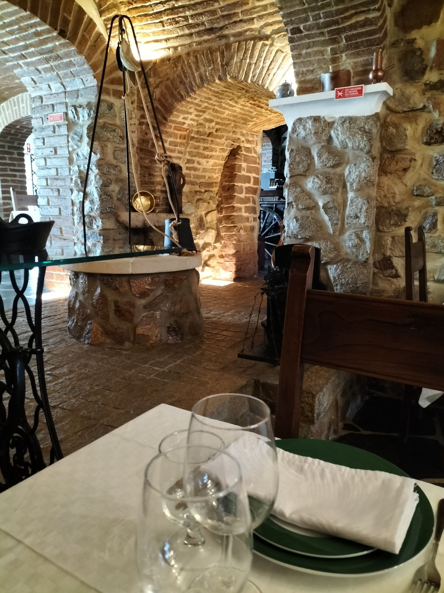 Vende-se prédio com restaurante no Alentejo