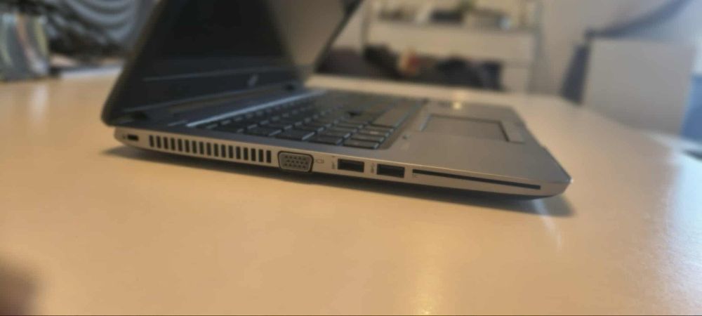 Piękny Laptop HP Core i5 12 GB RAM SSD 256 GB